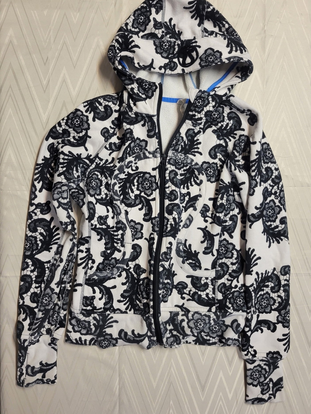Women’s Black & White Floral Zip Hoodie Jacket